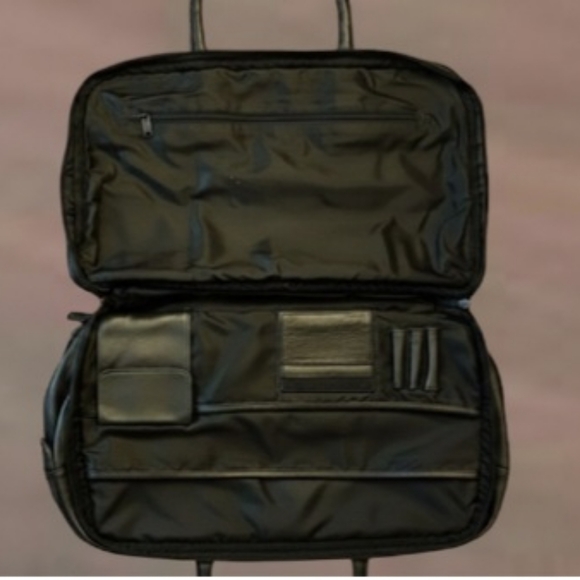 VINTAGE PLAYBOY LEATHER BAG • APPROX. 18.5" X 11.5" X 7" • STYLISH & DURABLE 🖤 - Picture 6 of 7